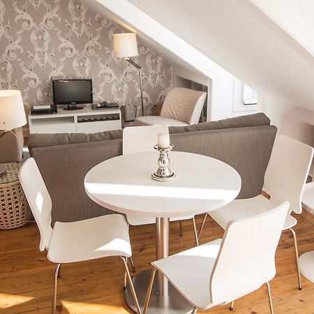 Flh Chiado Terrace Flat Apartman Lisboa Kültér fotó