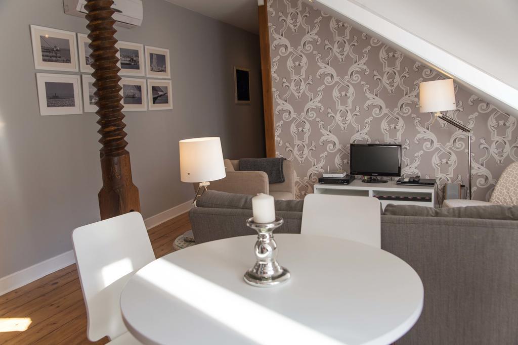 Flh Chiado Terrace Flat Apartman Lisboa Kültér fotó